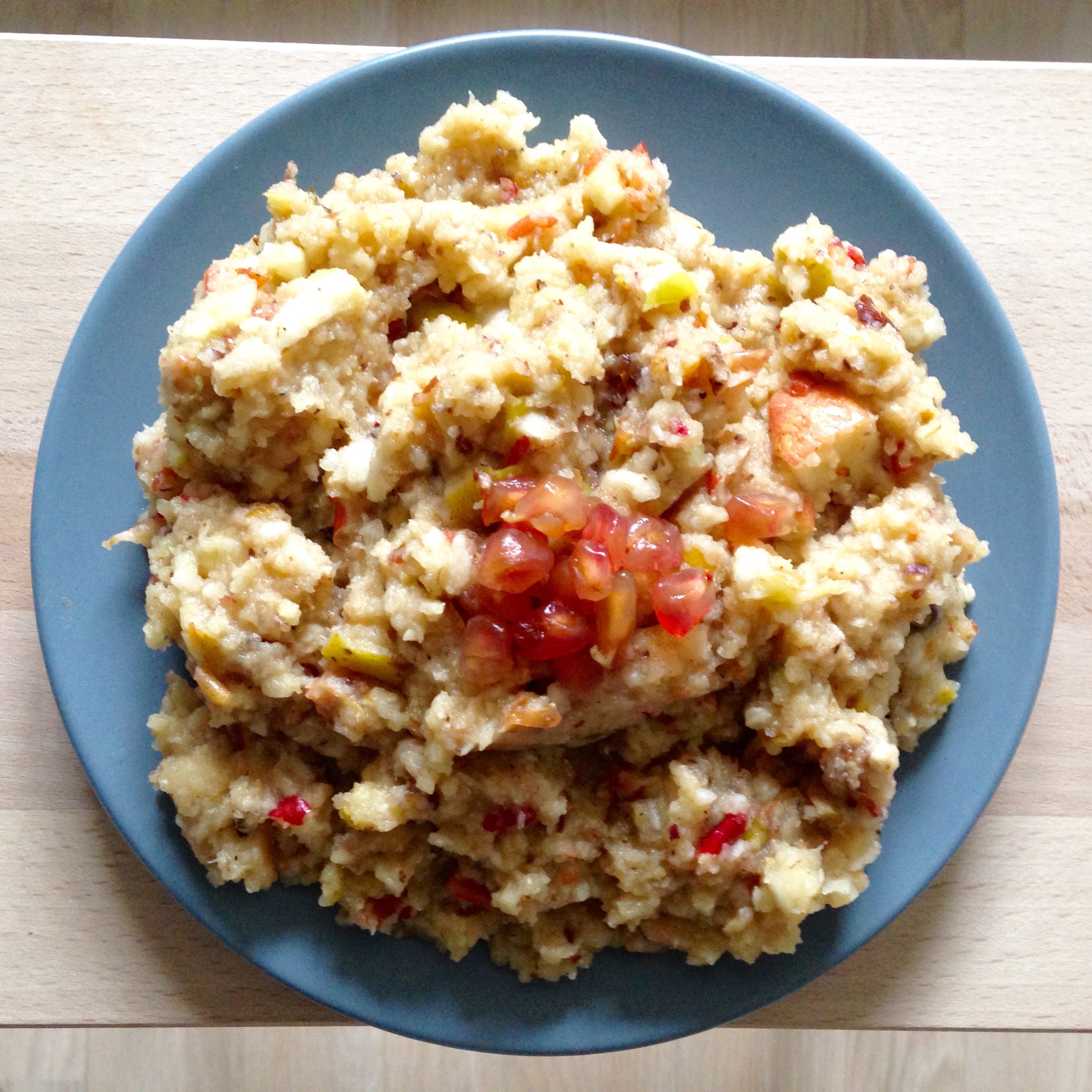 Compote de pommes crue aux dates et aux noix Le Renard et les Raisins